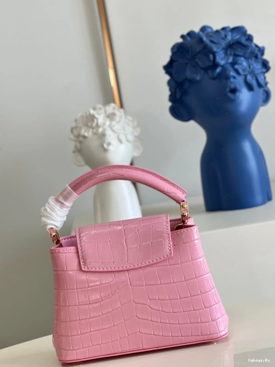 VUITTON LOUIS MINI CAPUCINES 1228